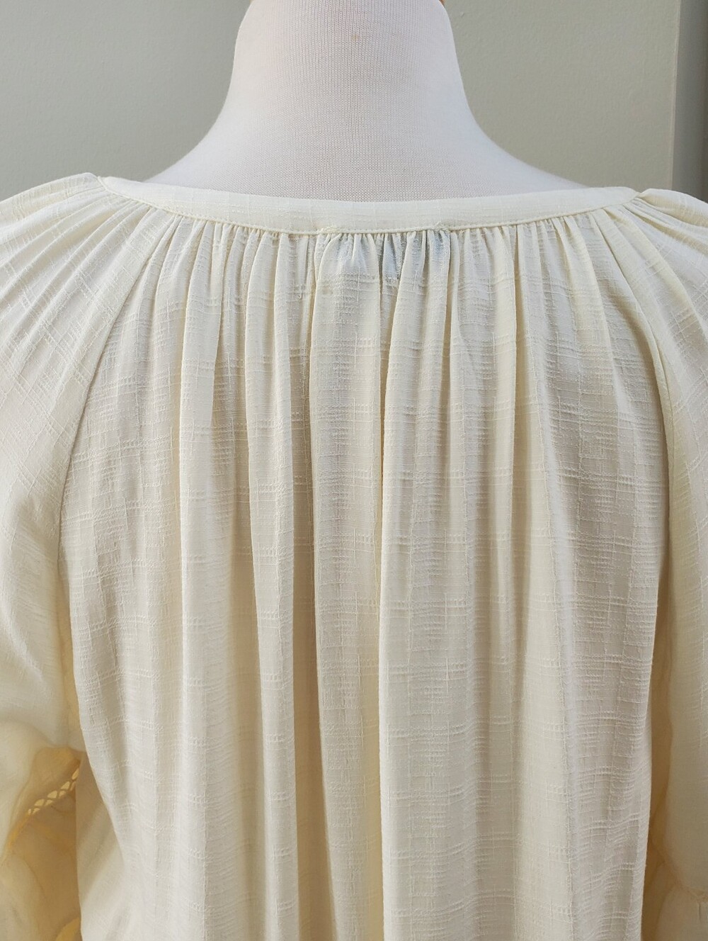 1. STATE SPLIT NECK TASSEL PEASANT BLOUSE - Picture 6 of 9